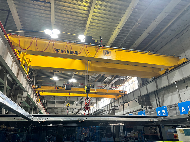 美的重庆公司选用1382cm太阳贵宾下载生产的新中式LHO型双梁起重机